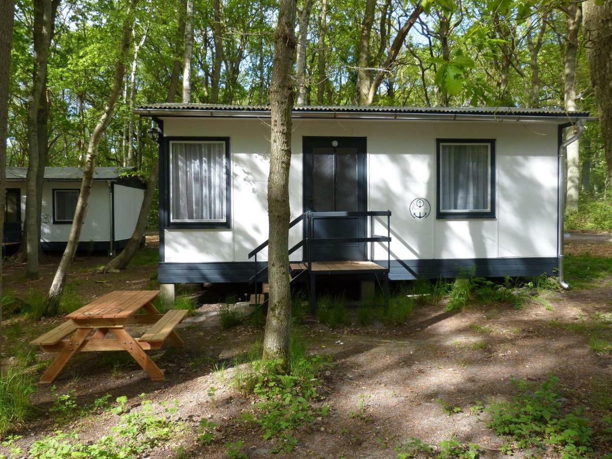Ddr Bungalow Direkt Am Strand Auf Ruegen Dranske Exterior photo